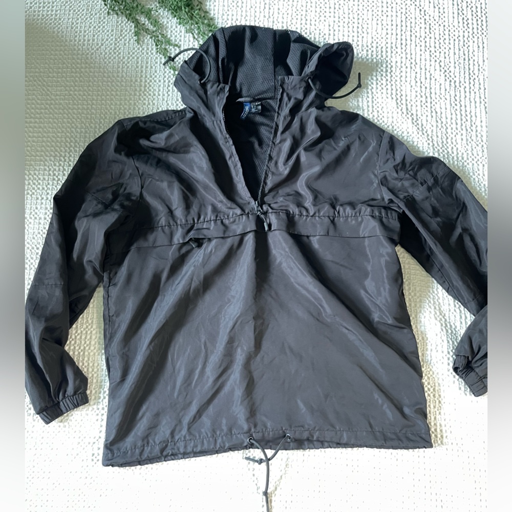 Like new! Divided zip-up jacket